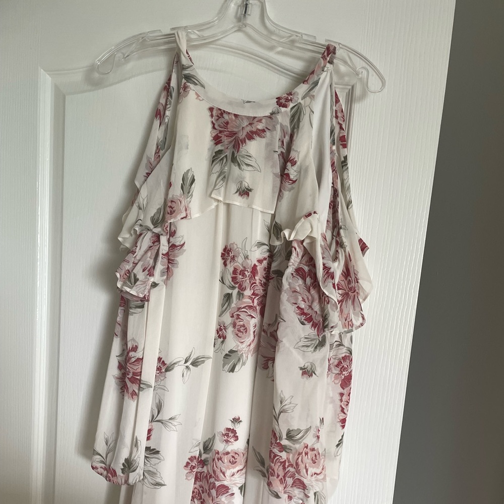 Sanctuary flowered open shoulder dress, size small. Never worn. Tags still on.